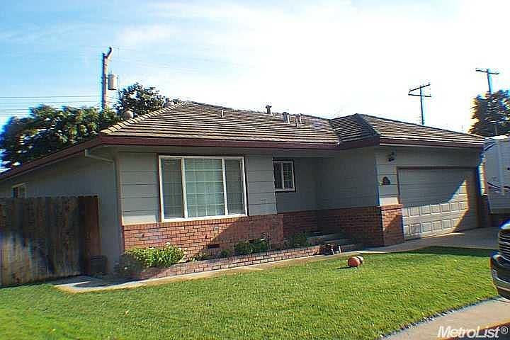 1st image of 12 N Cambridge Dr