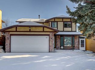 83 W Hawkfield Cres NW, Calgary, AB T3G 1Z4