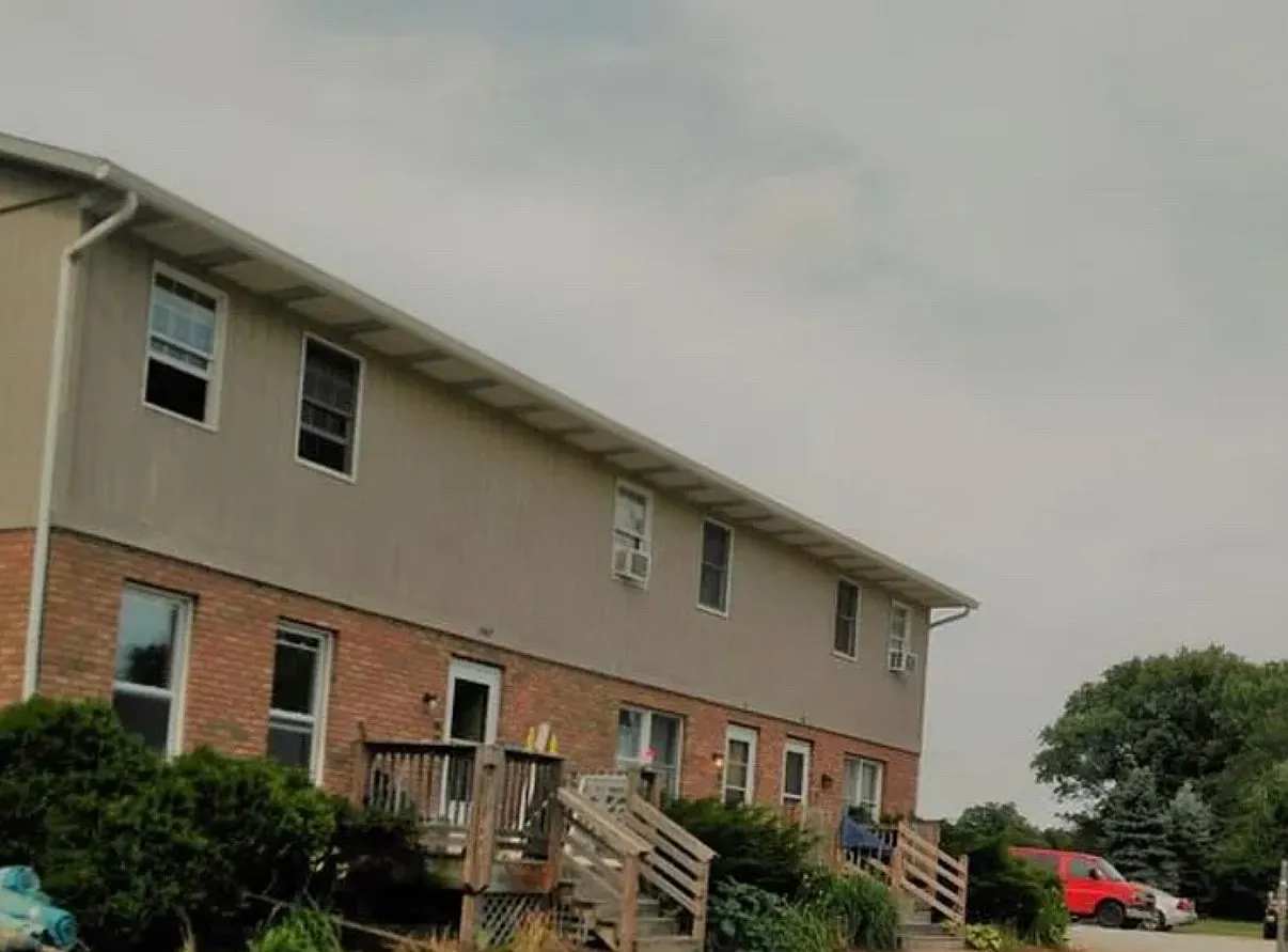 3 bed, 1.5 bath, $1,550 — Photo 1
