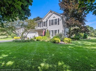 6034 Campfire Cir, Clarkston, MI 48346