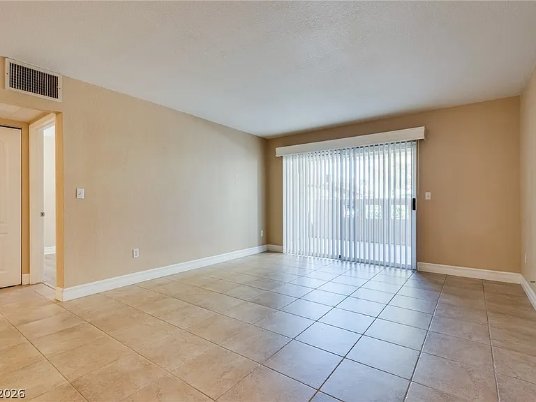 1900 Villa Palms Ct #103 — Photo 4