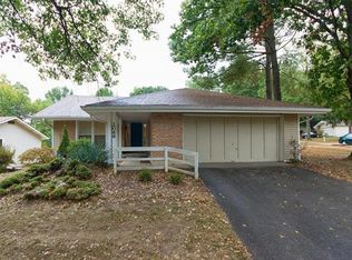 2066 Pheasant Run Dr, Maryland Heights, MO 63043