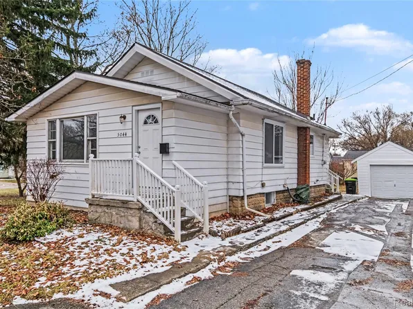 5044 2nd St, Swartz Creek, MI 48473