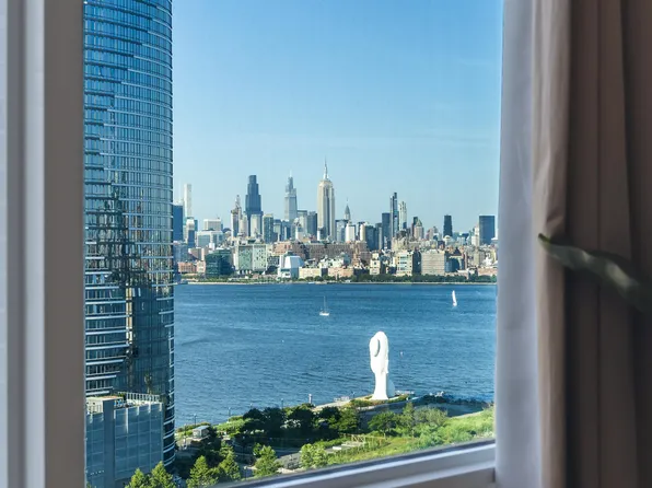 20 Newport Parkway image 12 of 22