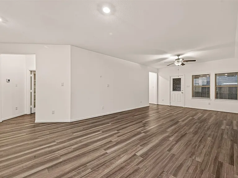 15918 Tug Ct — Photo 9