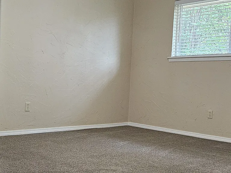 107 Foltz Ln — Photo 12