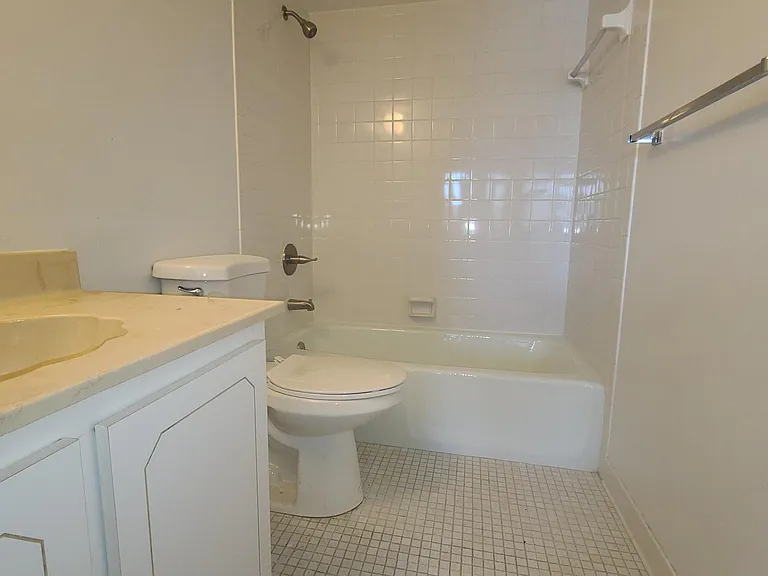 3131 S Ridgewood Ave #203 — Photo 14