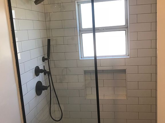 4th image of 3584 Herman Ave