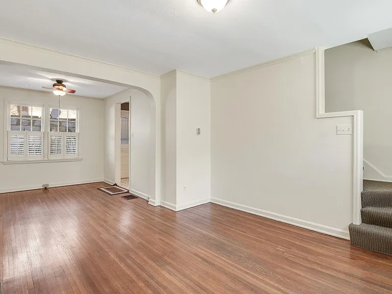 118 E Blenkner St #118 — Photo 8