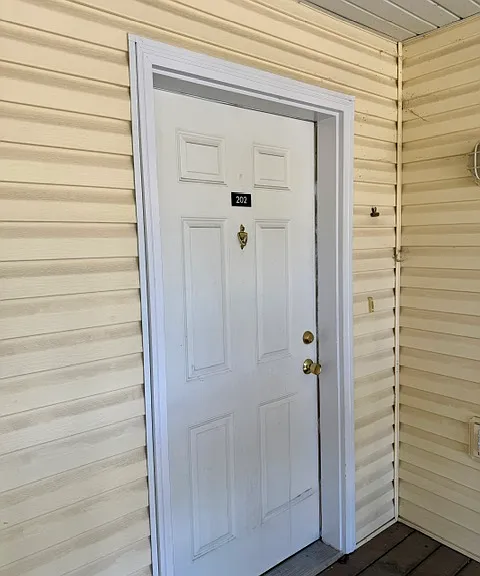 437 W Main St #202 — Photo 3