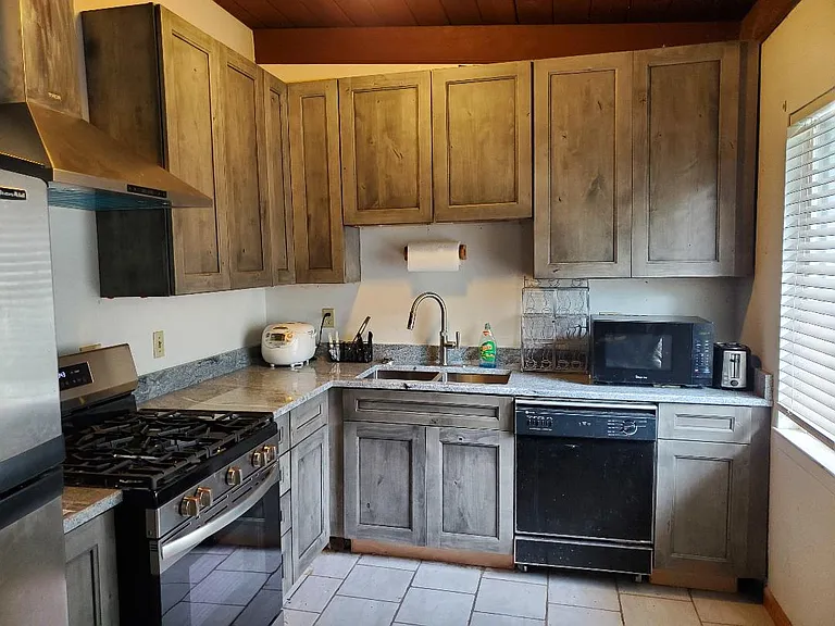 827 Wake Forest Rd — Photo 2