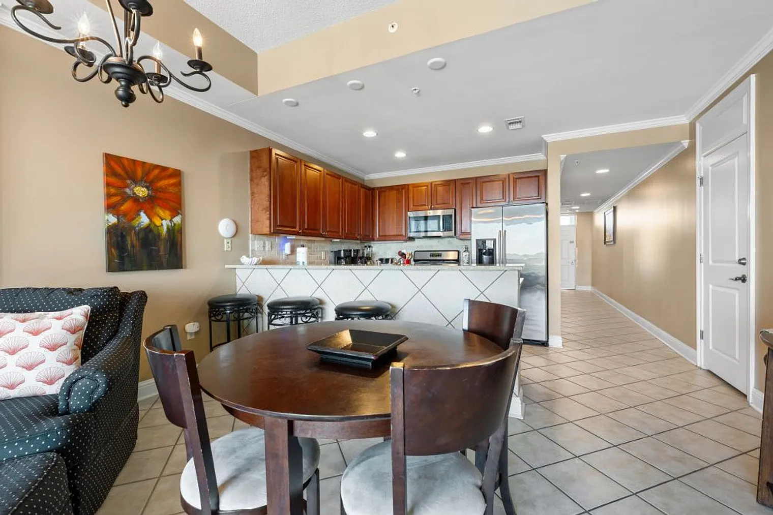 2 bed, 2.0 bath, 1399 sqft, $4,889 — Photo 4
