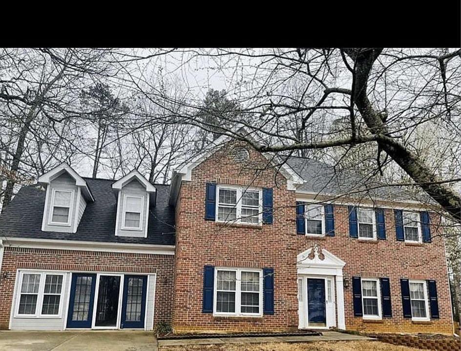 1st image of 420 Falcon Creek Dr