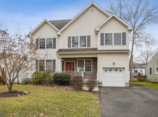 307 Hillside Ave, Springfield, NJ 07081