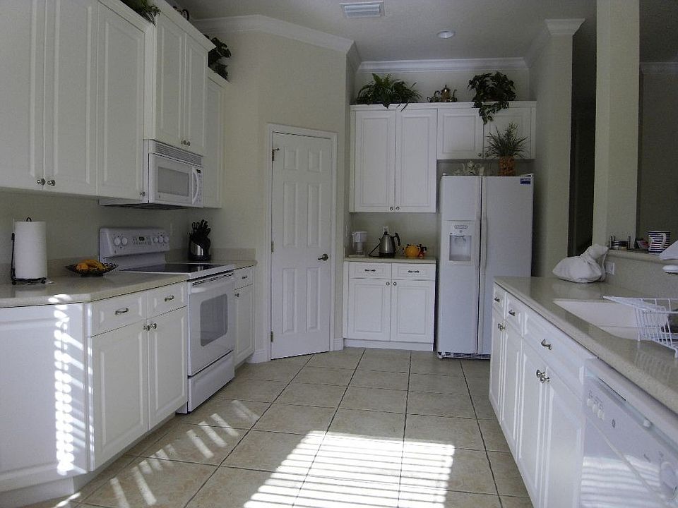 2nd image of 500 King Neptune Ln