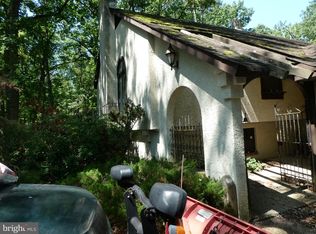 12 Robin Ln, West Berlin, NJ 08091
