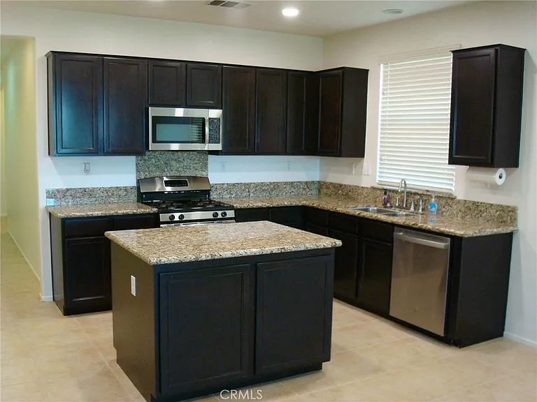 38539 Divot Dr — Photo 2