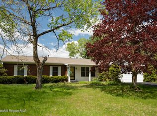 10 Cortland Drive, Kinderhook, NY 12106