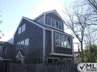596 Commercial St #4, Provincetown, MA 02657