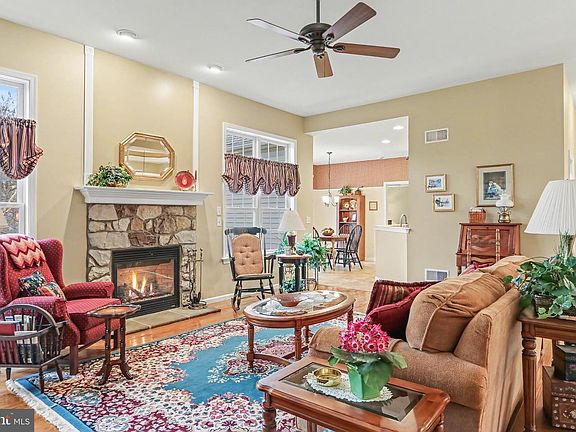 5th image of 905 Walnut Crest Dr #L-0064