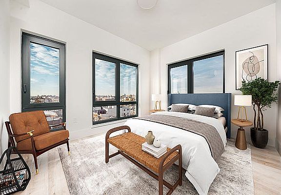 4th image of 1510 Gates Ave #709