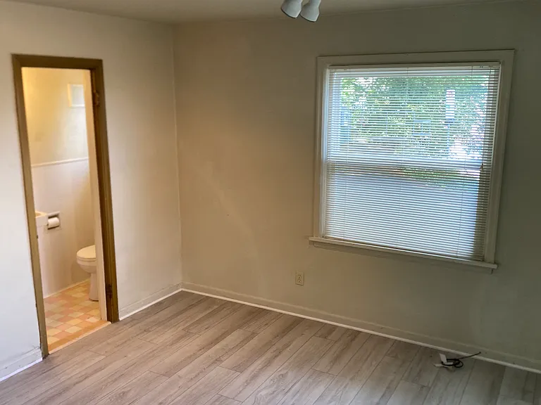 3301 SW Barbur Blvd #100 — Photo 5