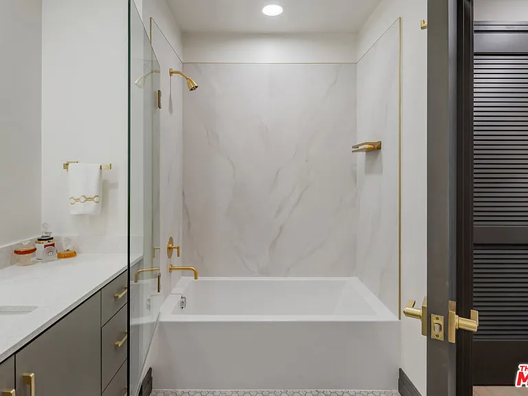 118 N Orlando Ave #201 — Photo 16