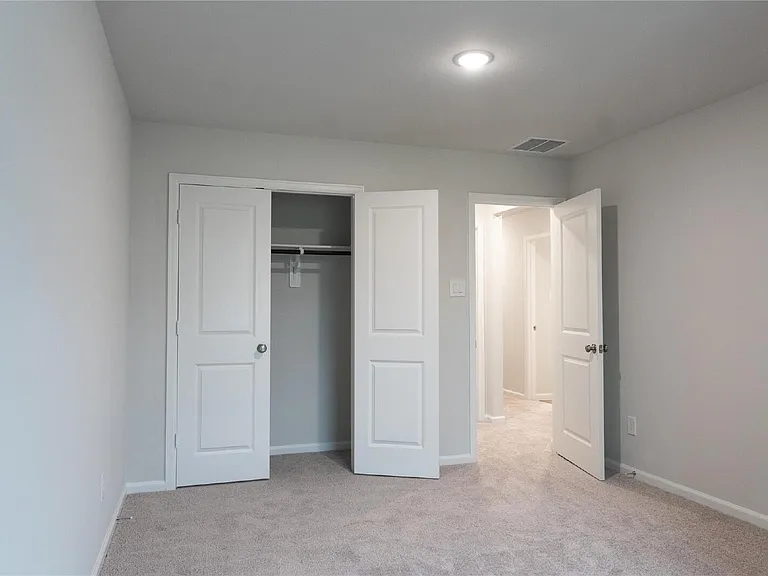 64 Valiant Ridge Trl — Photo 26