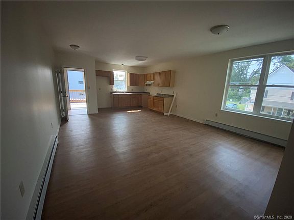 5th image of 67 Charlotte St #1E