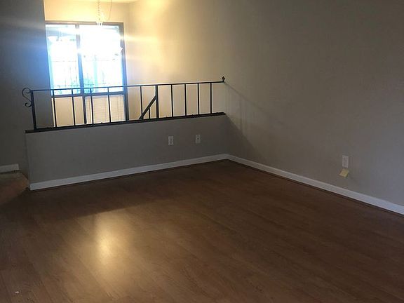 4th image of 10403 NE 115th Pl #L46