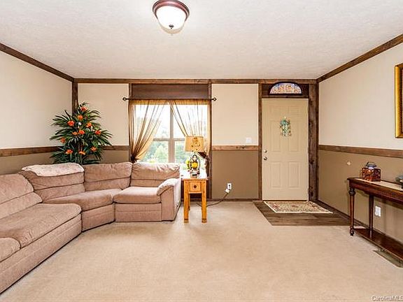 4th image of 72 Sharon Hill Dr