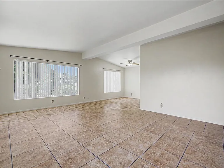 5716 E 4th St — Photo 5