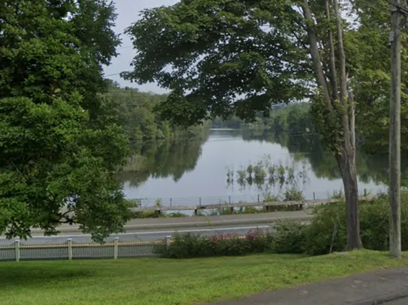 10 Center St #10A, Canton, CT 06019