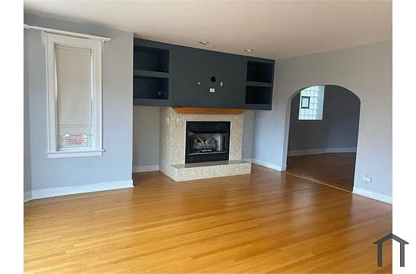 Building Photo - 6825 S Crandon Ave #2