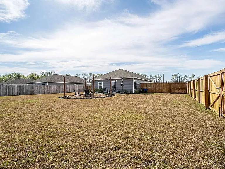 1843 Wildhorse Dr — Photo 5