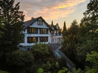 1630 York Pl, Oak Bay, BC V8R 5X2