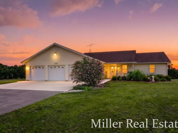 2200 Barber Rd, Hastings, MI 49058