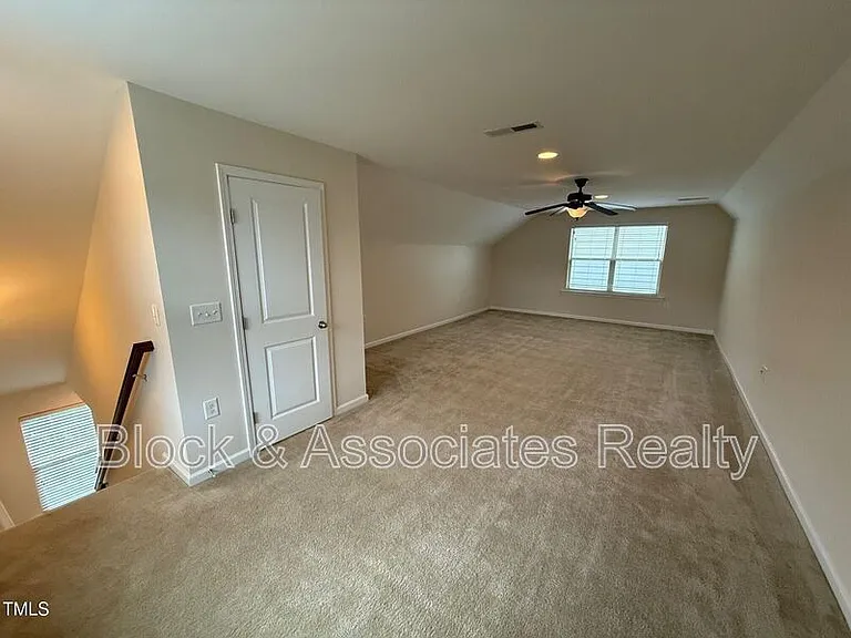 238 Begen St — Photo 31