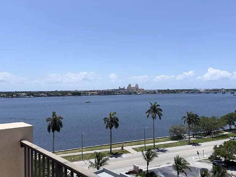 1801 N Flagler Dr #910 — Photo 37