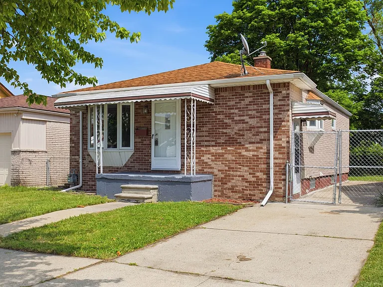 1663 Wilson Ave — Photo 16