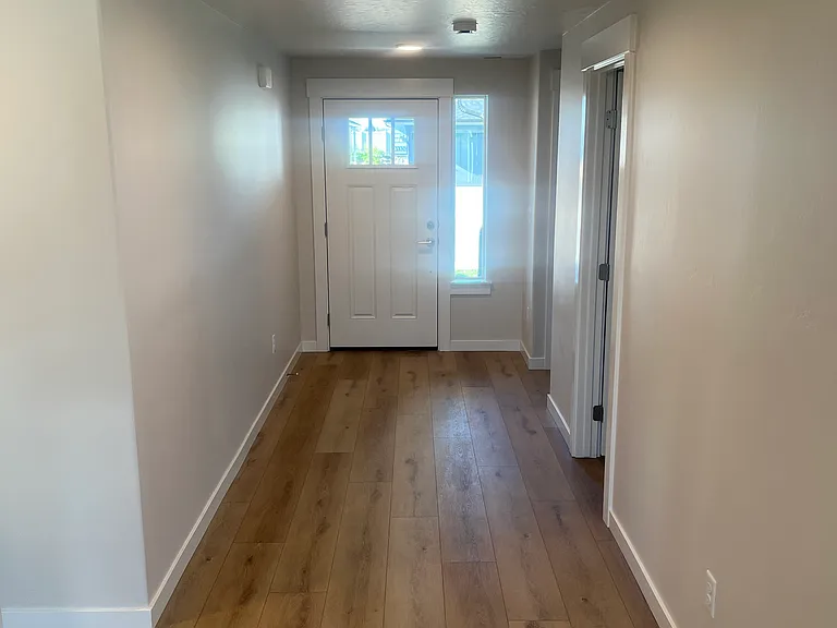 3323 E Fitz Roy Pl — Photo 6