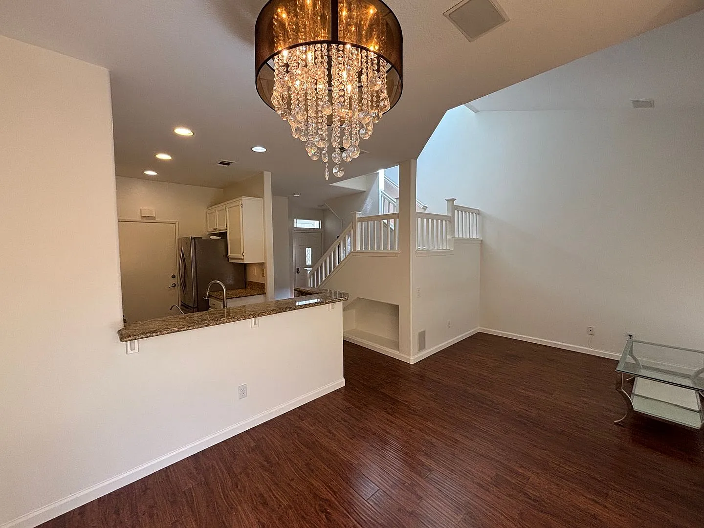 2 Bedroom Townhome for Rent in Valencia! — Photo 4