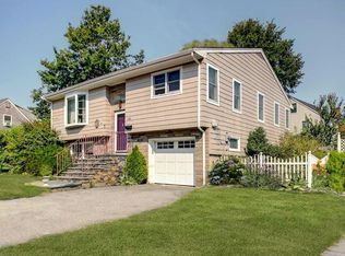 132 Ruggles Ave, Newport, RI 02840