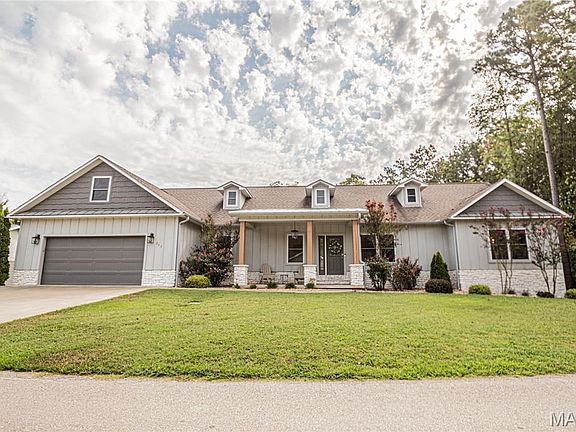 2nd image of 215 Ruth Harris Ln