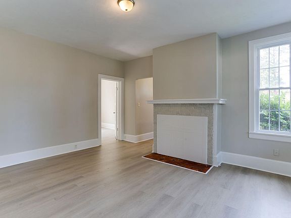 3rd image of 200 Bedford Pl #A