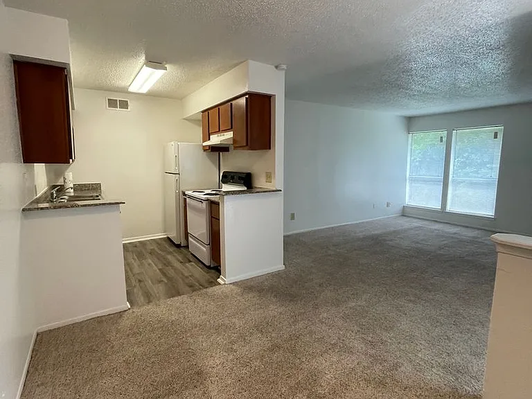 Ashley Crest — Photo 27