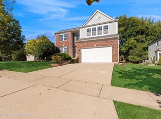 102 Nettle Ln, Streamwood, IL 60107