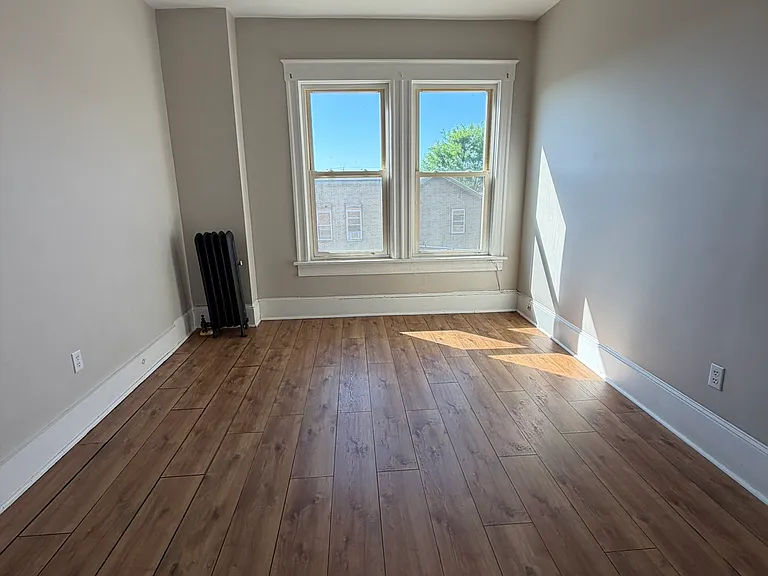 565 Main St #5 — Photo 8