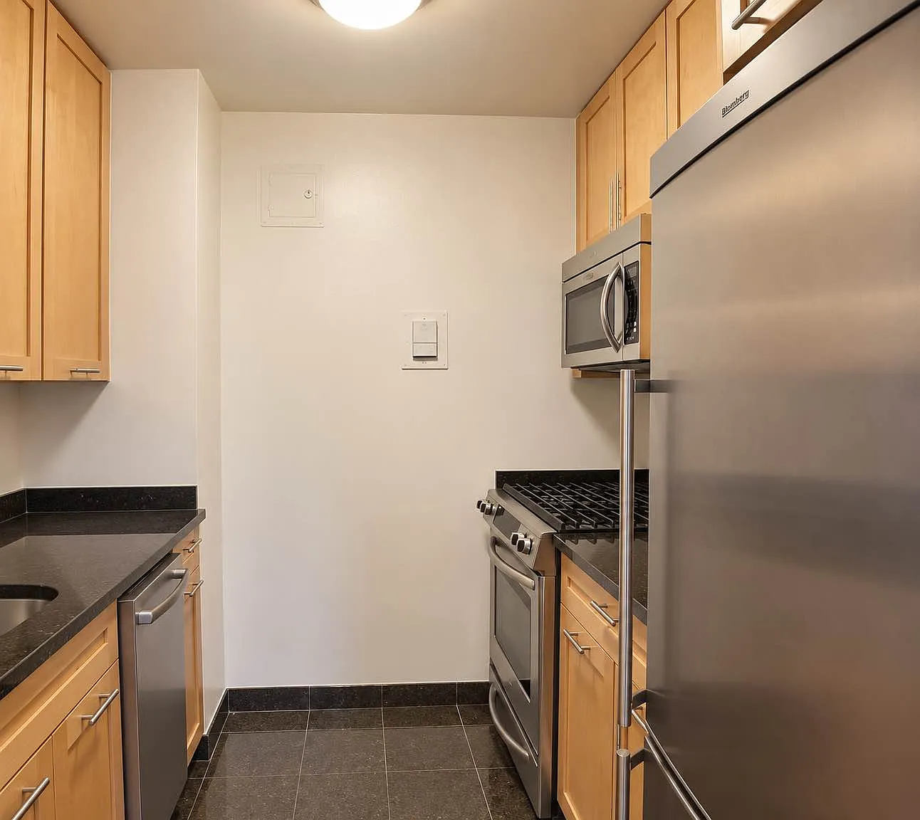145 4th Avenue — Photo 3