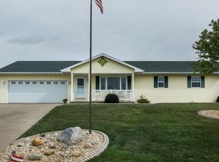 410 N Blake Ave, East Dubuque, IL 61025